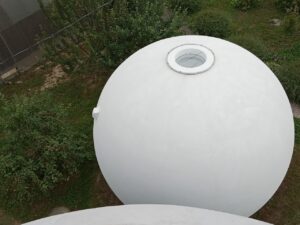 дом-шар круглогодичный — энергоэффективное жилье шарообразной формы.