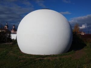 Строительство домов-шаров под ключ — пример готового дома.